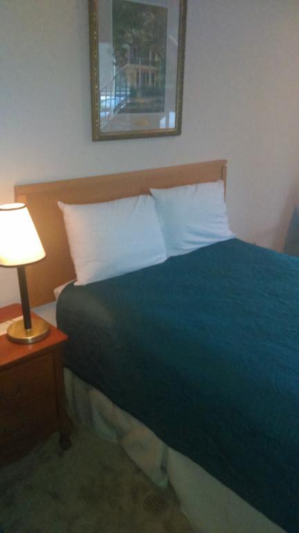 Family Inns Of America Williamsburg Room photo